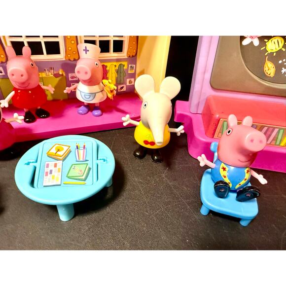 Peppa Pig Peppa’s Adventures School Playgroup Preschool Speech and Sounds #2 - Picture 8 of 8